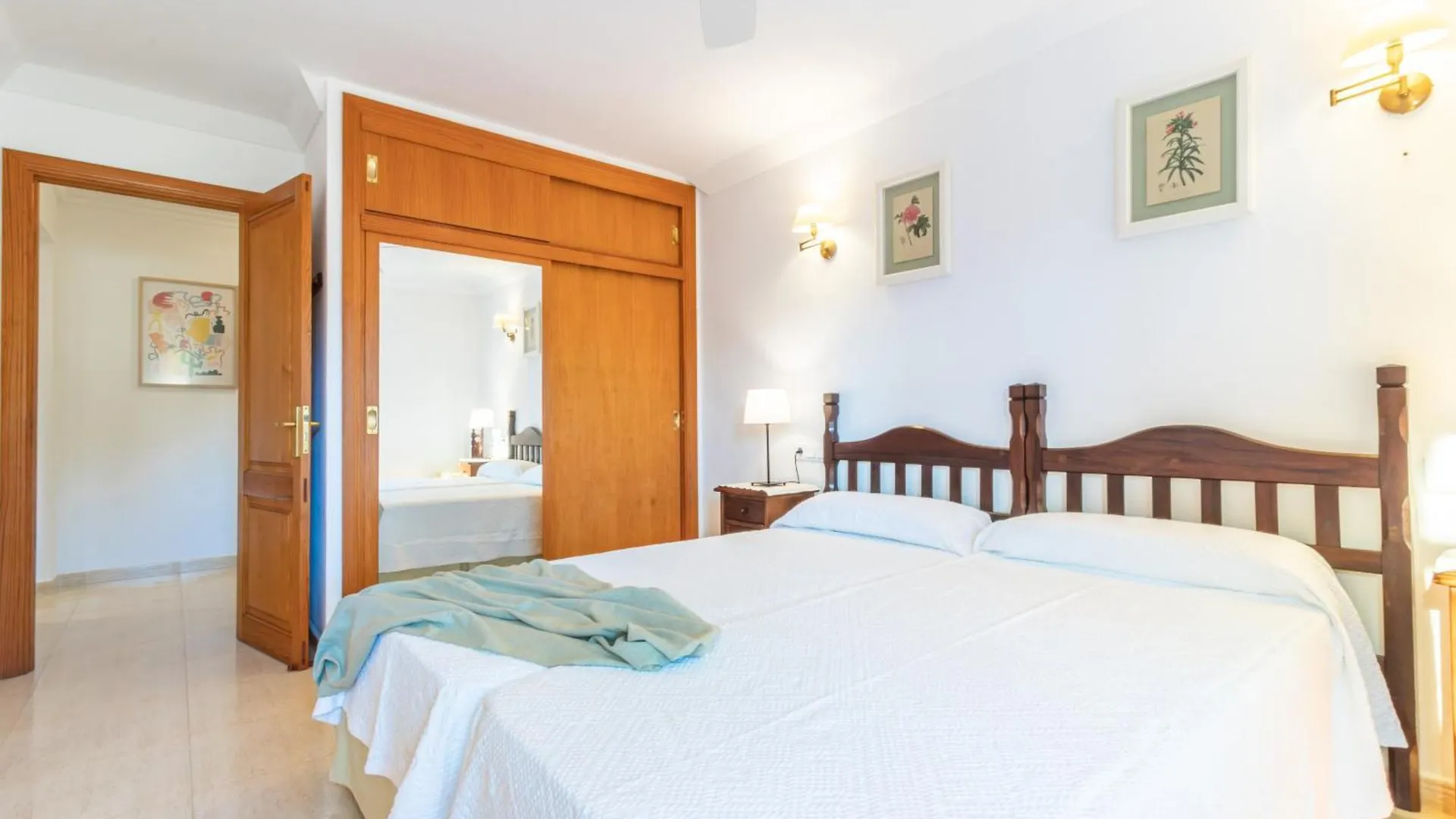 Sa Trona Beach House 桑坦伊